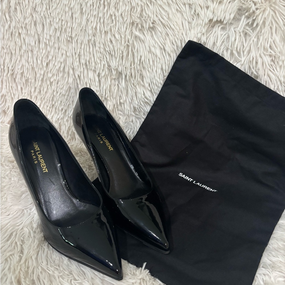 NEW IN DUST BAG SAINT LAURENT PATENT LEATHER HEELS